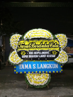 Papan Bunga Duka di Katulisan