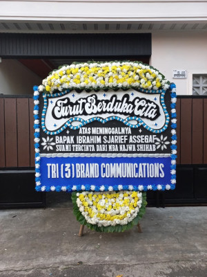 Papan Bunga Duka di Katulisan